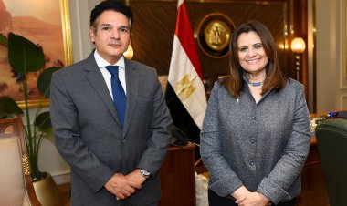 السفير المصري الجديد بنيوزيلندا يثمن جهود وزارة الهجرة في مبادرتي استيراد السيارات من الخارج والتسوية التجنيدية