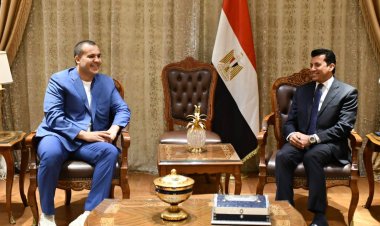وزير الرياضة يستقبل رئيس الاتحاد الدولى للملاكمة لبحث التعاون المشترك