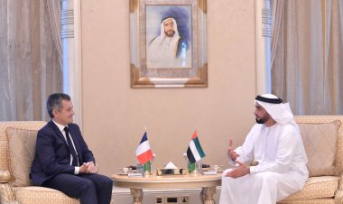 سيف بن زايد يلتقي وزير الداخلية الفرنسي
