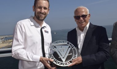 محافظ بورسعيد يتفقد الباخرة السياحية «Resilient lady» ويلتقي بطاقم السفينة