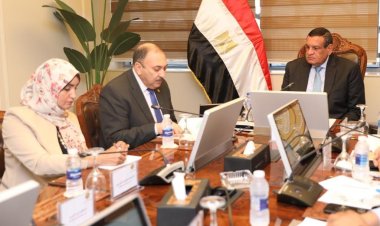 وزير التنمية يبحث تطوير آليات تلقي وتسجيل الشكاوي من المواطنين