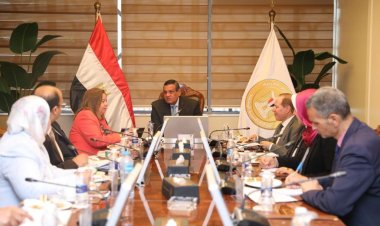 وزير التنمية المحلية يلتقي مع الرئيس التنفيذي لصندوق الإسكان الاجتماعي