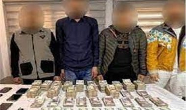 ضبط 4 أشخاص لقيامهم بالإتجار فى النقد الأجنبى بشبرا مصر 