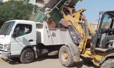 محافظ كفرالشيخ يتابع جهود حملات النظافة ورفع وإزالة الإشغالات