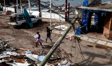 إعصار أوتيس يضرب المكسيك ويقتل 48 شخصاً