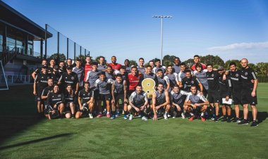 لاعبو إنتر ميامي يحتفلون بـ ميسي بعد عودته بجائزة الكرة الذهبية