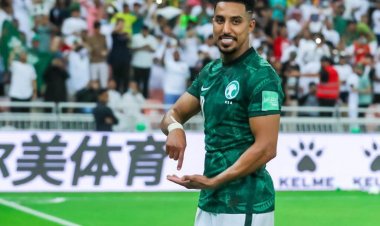 الدوسري يحرز جائزة أفضل لاعب في آسيا