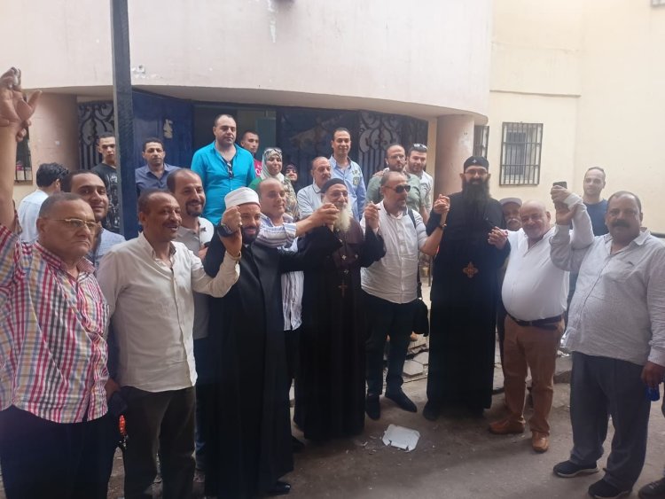 لليوم السابع.. استمرار توافد المواطنين لعمل توكيلات لمرشحي الانتخابات الرئاسية