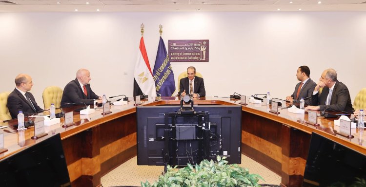 وزير الاتصالات يشهد توقيع مذكرة تفاهم لبناء كابل بحرى يربط بين مصر وألبانيا