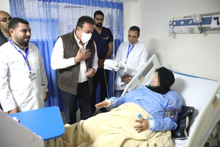وزير الصحة يوجه بسرعة الانتهاء من استكمال التجهيزات بمستشفى طهطا العام