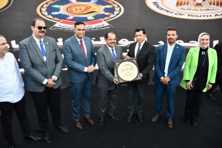 أشرف صبحي ومحافظ الدقهلية يشهدان ملتقى الحوار الوطني للقيادات الشبابية