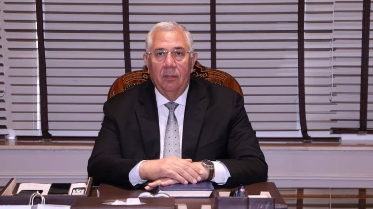 القصير يوجه برفع درجة الاستعداد لموسم القمح والتوعية المكثفة للمزارعين