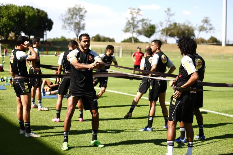 الدوري الإفريقي.. الأهلي يختتم مرانه الأول في بريتوريا