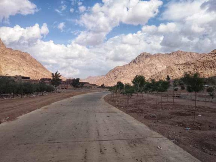 غيوم تغطي السماء.. سانت كاترين تتأهب لـ سقوط الأمطار(صورة)