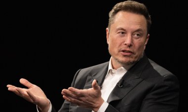 بعد عام واحد من استحواذ إيلون ماسك.. تقرير يكشف انخفاض عدد مستخدمين X