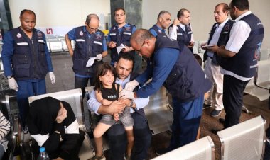 وصول أول مجموعة من الأشقاء الفلسطينيين المصابين في أحداث غزة لعلاجهم بمصر