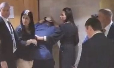 شاهد بكاء أعضاء الكنيست الإسرائيلي أثناء عرض «طوفان الأقصى»