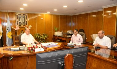 محافظ أسيوط يوجه باستمرار تسيير المنافذ المتنقلة التابعة للاصلاح الزراعي لبيع السلع بأسعار مخفضة