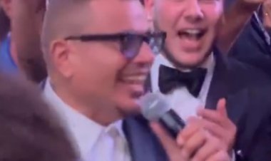 «رجع للشغل» عمرو دياب يحيي فرح ابن أحد رجال الأعمال