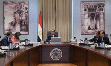 «مدبولي» يتابع مع الرئيس التنفيذي للهيئة العامة للاستثمار عددا من الملفات