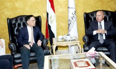 وزير النقل يلتقي رئيس وقيادات شركة أفيك الصينية لبحث التعاون في مجال توطين الصناعة