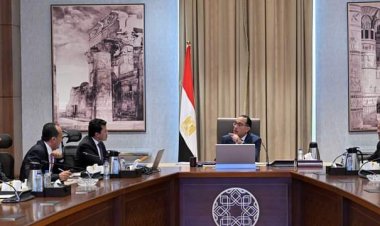رئيس الوزراء يتابع مع وزير الشباب والرياضة عددا من ملفات العمل