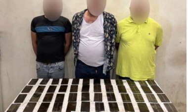 القبض على 6 عاطلين بحوزتهم «مخدرات وأسلحة» في البساتين والخليفة ومدينة بدر 