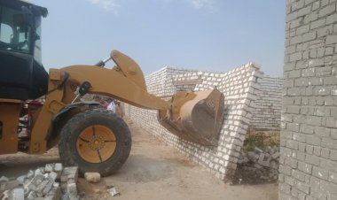 إزالة 63 حالة تعدي علي الأراضي الزراعية في قنا