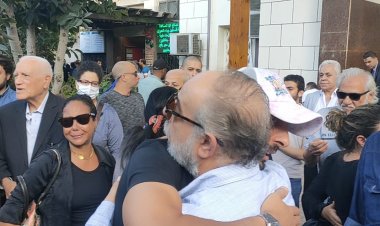 فيدرا ومحمد العدل يشاركان فى جنازة ليلى صديق طليقة مدحت صالح