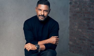 هاني فرحات أول عربي يقود أوركسترا عازفين عالميين ويبعث برسالة سلام بالموسيقى