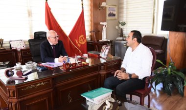 محافظ بورسعيد يلتقي بالبرلماني محمود حسين لبحث مستجدات المشروعات في المحافظة