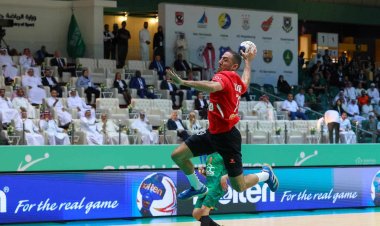 الأهلي يختتم استعداداته لمواجهة برشلونة في مونديال اليد