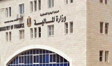المالية الفلسطينية ترفض تسلم عائدات الضرائب من إسرائيل بعد اقتطاع جزء منها