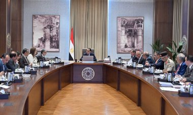 «مدبولي» يوجه بسرعة الانتهاء من تحديث استراتيجية الطاقة واعتماد الهيدروجين الأخضر