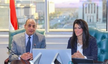 وزيرا التعاون الدولي والطيران المدني يعقدون اجتماعًا بالعاصمة الإدارية الجديدة