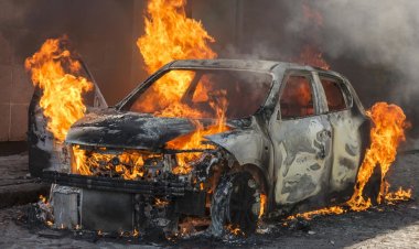 إصابة صيدلانية بحروق بعد احتراق سيارتها أعلى وصلة المريوطية