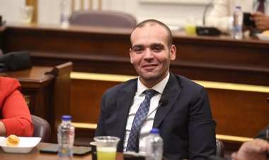 كريم السادات يثمن كلمة السيسي بقمة الرياض.. ويؤكد: إسرائيل ضربت بالقوانين عرض الخائط