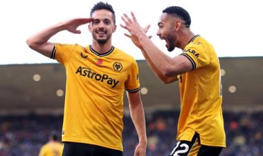 وولفرهامبتون يهزم توتنهام ويحرمه من استعادة صدارة الدوري الإنجليزي