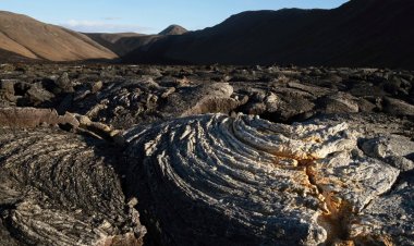 أيسلندا تعلن حالة الطوارئ وتجلي السكان خوفا من ثوران بركاني