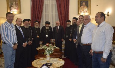 «محافظ بورسعيد» يزور الكنيسة الكاتدرائية ويلتقي الأنبا تادرس مطران بورسعيد