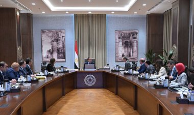 رئيس الوزراء يتابع موقف إجراءات فض التشابكات المالية بين بنك الاستثمار القومي وهيئة البريد