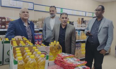 التموين يفاجئ التجار في أسواق الإسماعيلية لمتابعة تنفيذ مبادرة خفض الأسعار