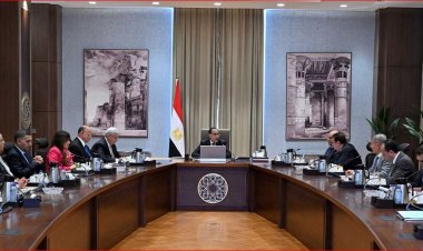 «مدبولي» يوجه بالاهتمام بزيادة أعمال الزراعة والتشجير على جانبي الطريق الدائري