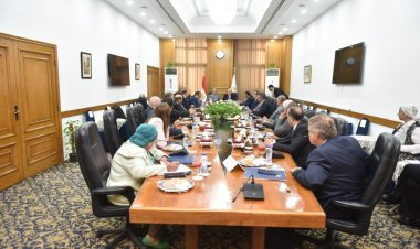 وزير العمل: توجيهات  السيسي التعاون مع شركاء التنمية وتعزيز علاقات العمل بين "طرفي الإنتاج"