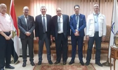 مصر تتفق على تصدير منتجات من شركات الدواء الحكومية إلى الجزائر