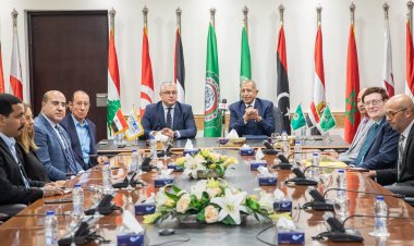 اقتصادية قناة السويس والأكاديمية العربية للنقل البحري توقعان مذكرة تفاهم للتعاون المشترك