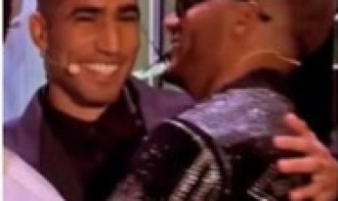 محمد رمضان يحتفل بعيد ميلاد أشرف حكيمي بتورتة 9 أدوار