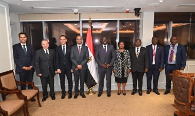 مسئولو الإسكان يبحثون مع وزير التجارة الزامبي سبل تقديم الدعم الفنى فى البنية الأساسية والمياه والصرف