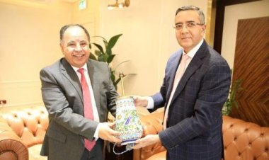 وداعًا لـ الدولار.. وزير المالية: بحث تسوية المدفوعات بين مصر والهند بالعملات المحلية 