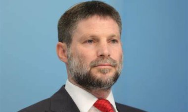 وزير المالية الإسرائيلي يدعو لإجلاء سكان غزة إلى دول أخرى